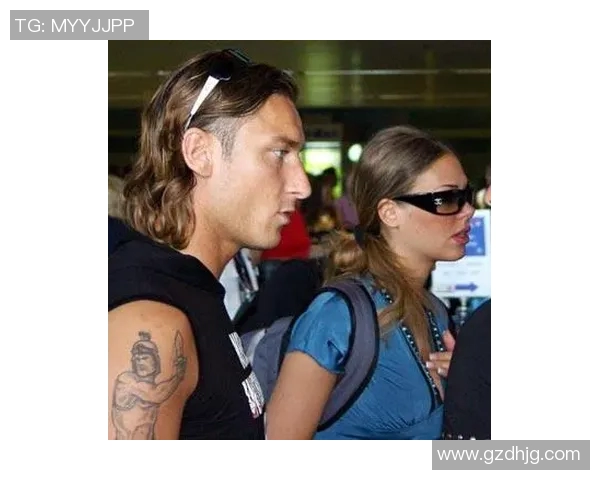 足球明星刺青艺术女头像展示独特魅力与个性风格的完美结合 足球明星刺青艺术女头像展示独特魅力与个性风格的完美结合